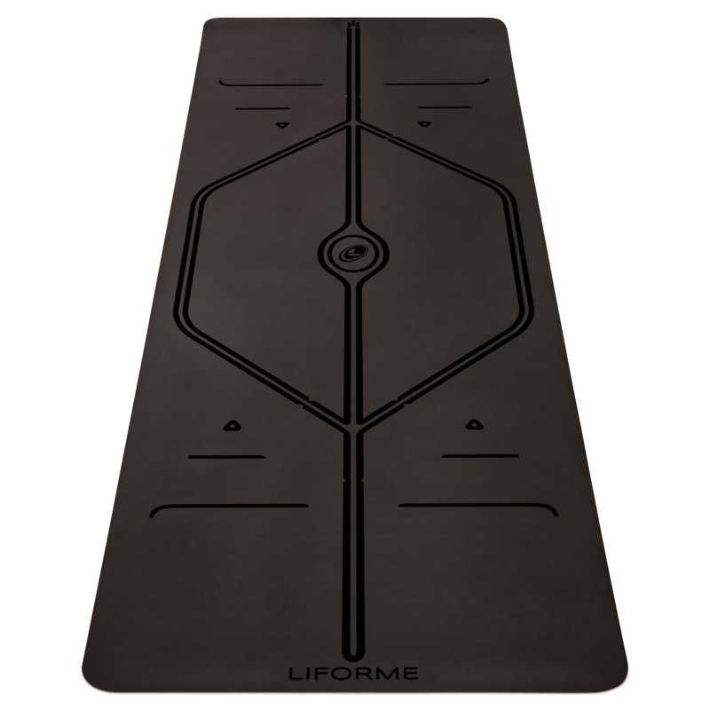 De XL mat van Liforme geeft je ruimte op de mat.